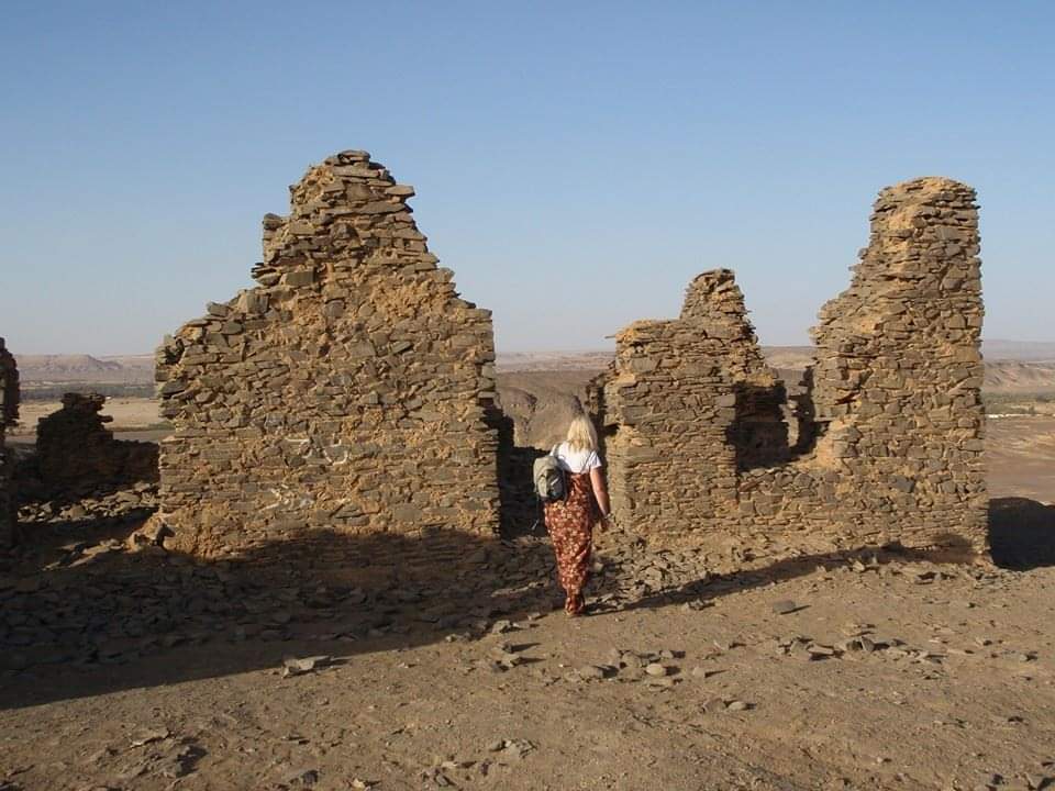 English Mountain In Baharya Oasis