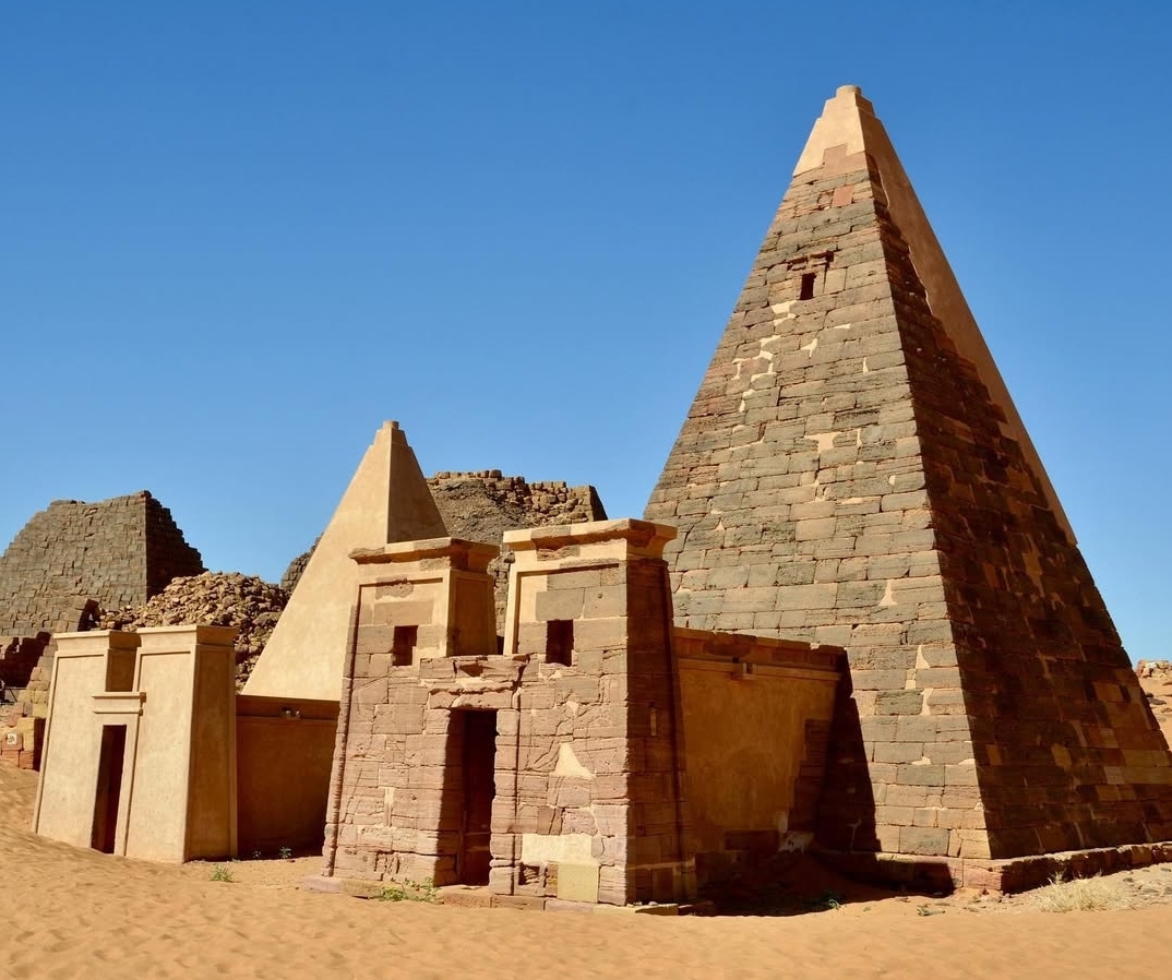 Western Desert Tours: White Desert, Dakhla & Kharga Oasis – Cairo to Luxor Expedition